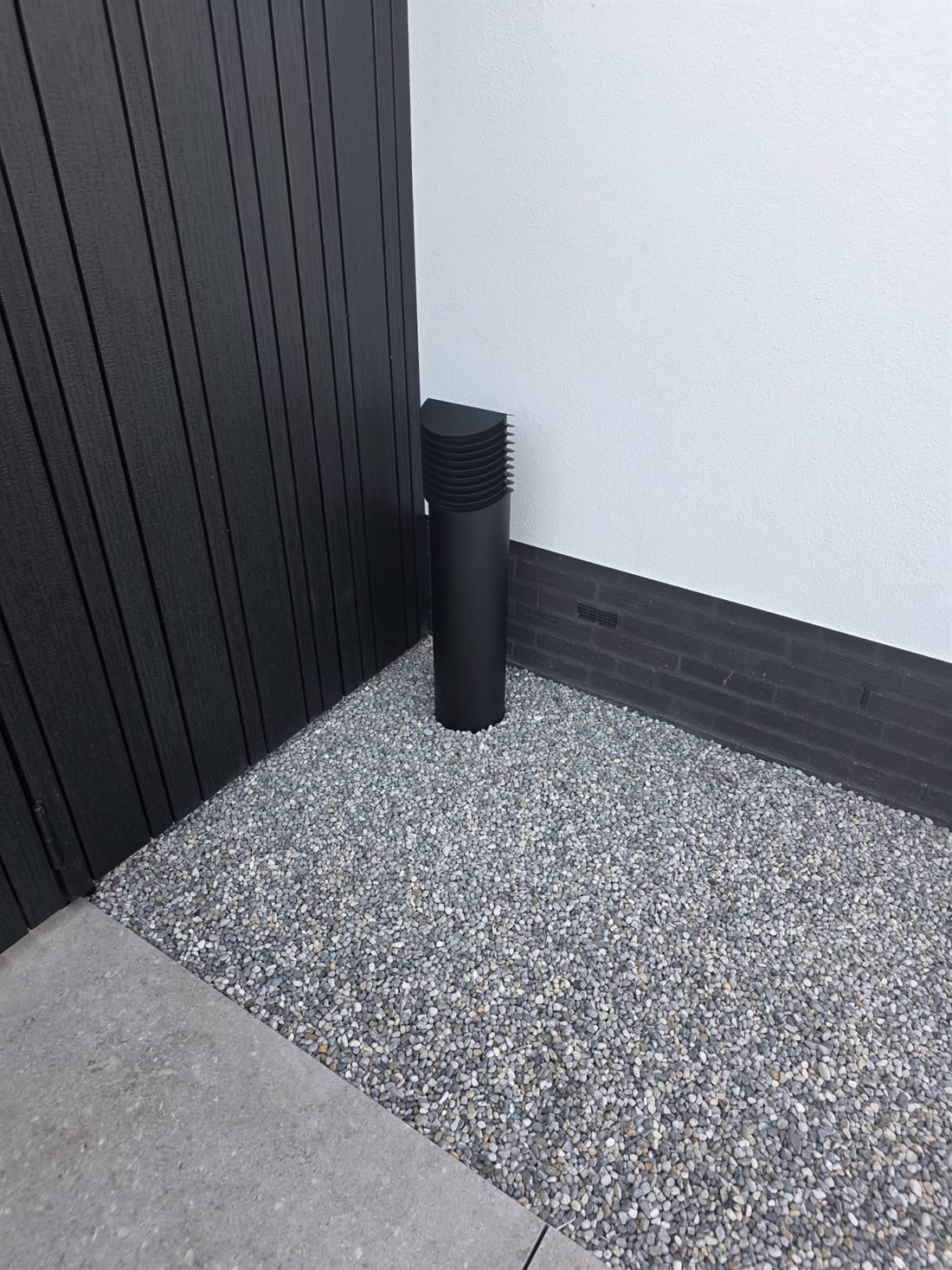 Warmtepomp buitenafvoer netjes weggewerkt
